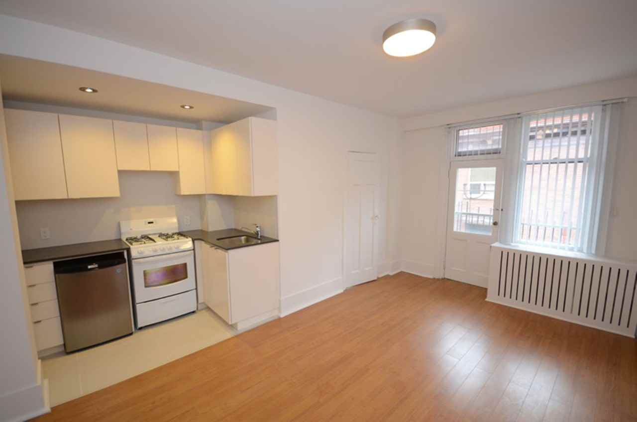 160 Huron Street - Photo 5 of 12