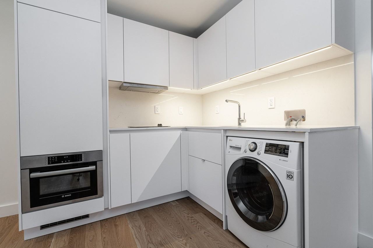 122 Dowling Avenue - Photo 4 of 13