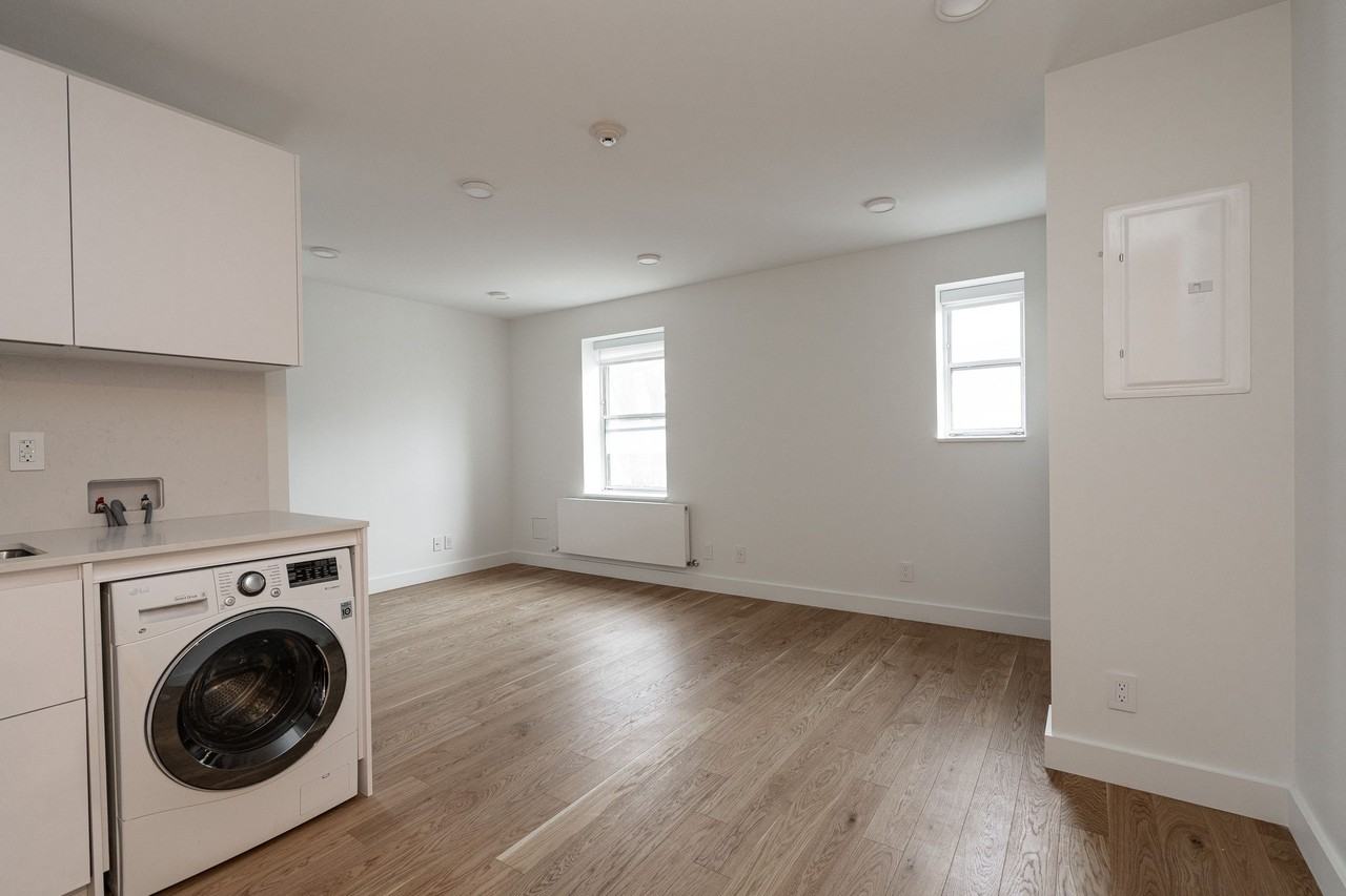 122 Dowling Avenue - Photo 7 of 13