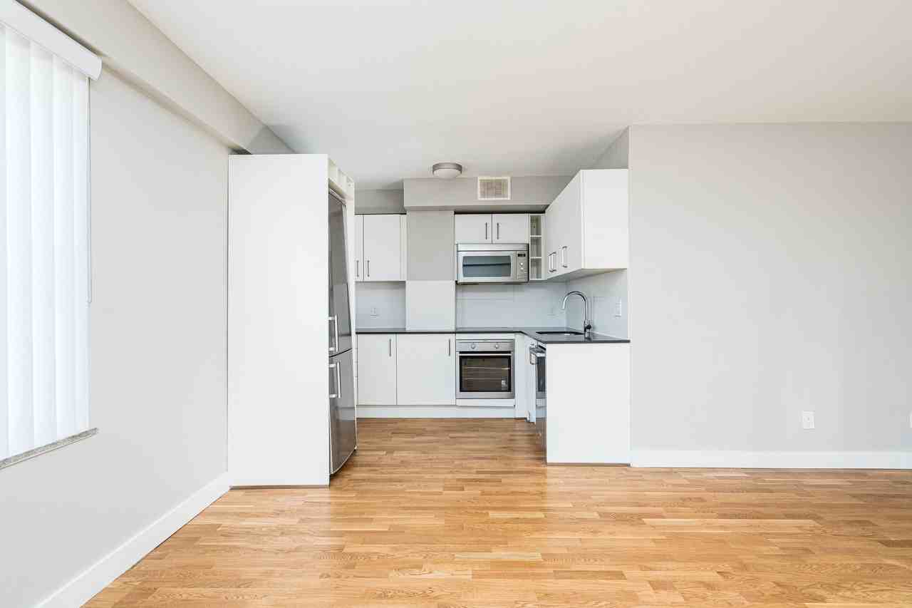 99 Tyndall Avenue - Photo 4 of 50