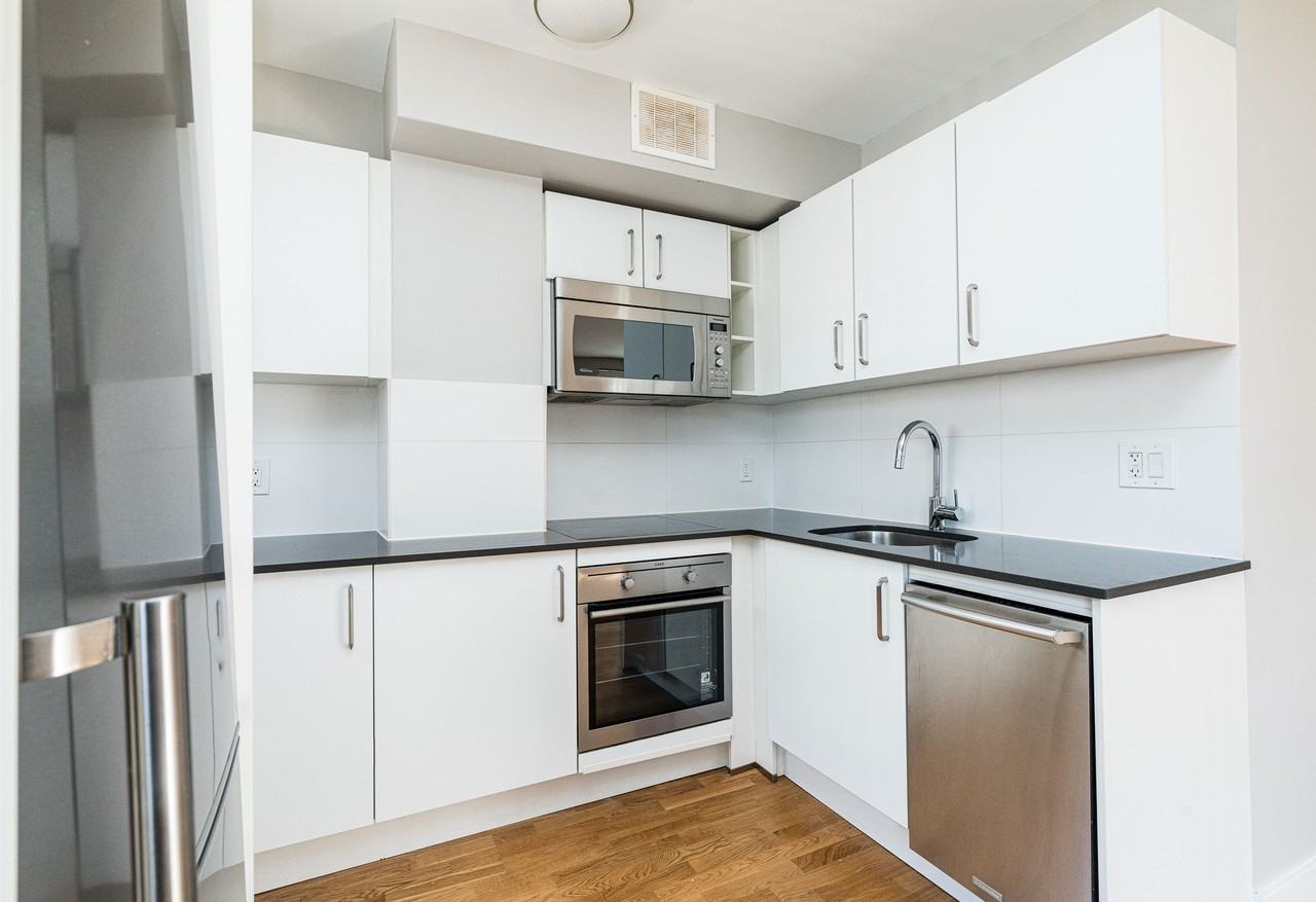 99 Tyndall Avenue - Photo 6 of 50