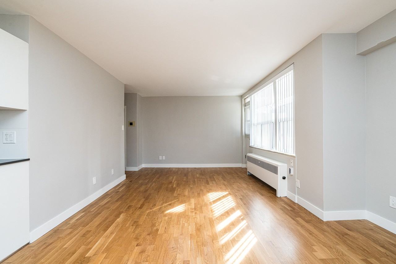 99 Tyndall Avenue - Photo 7 of 50