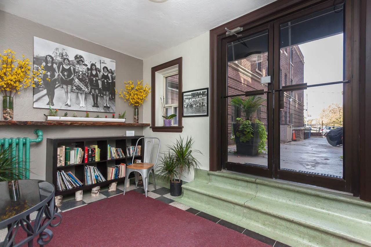 1 Claude Avenue - Photo 3 of 12