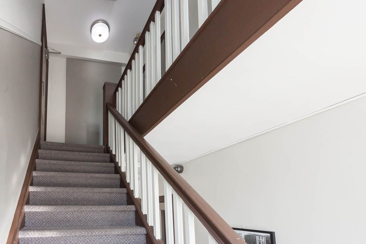 1 Claude Avenue - Photo 5 of 12
