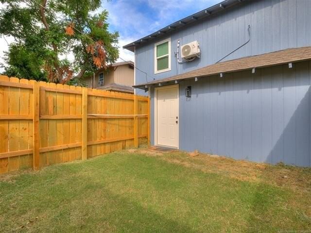 64 N Gillette Ave - Photo 5 of 21