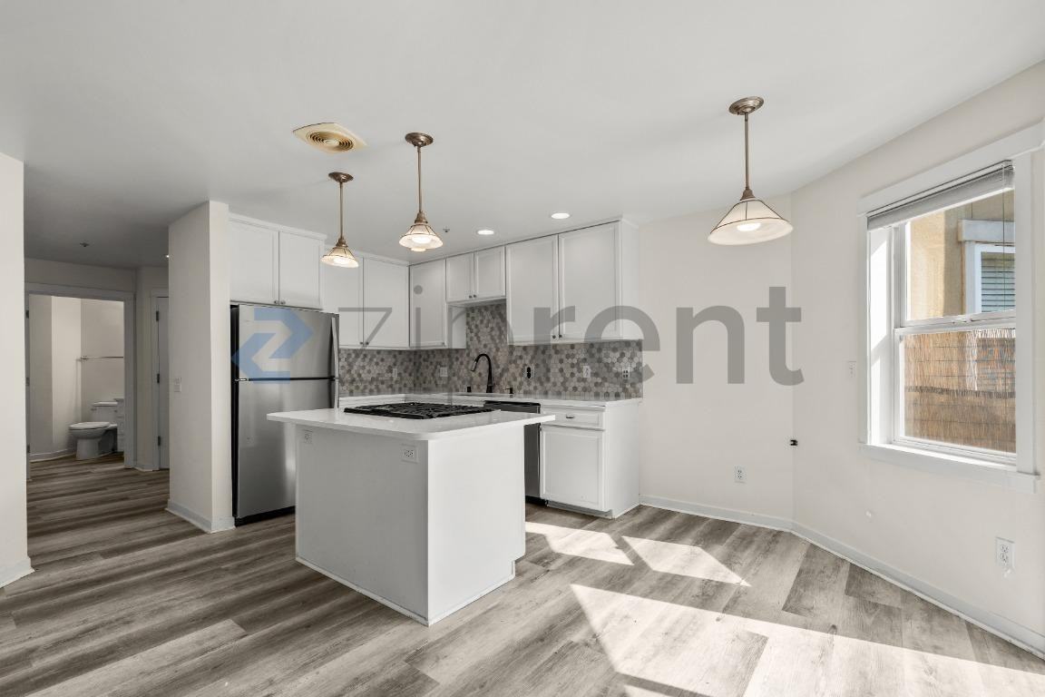 1008 6th Ave N #102 - Photo 4 of 16