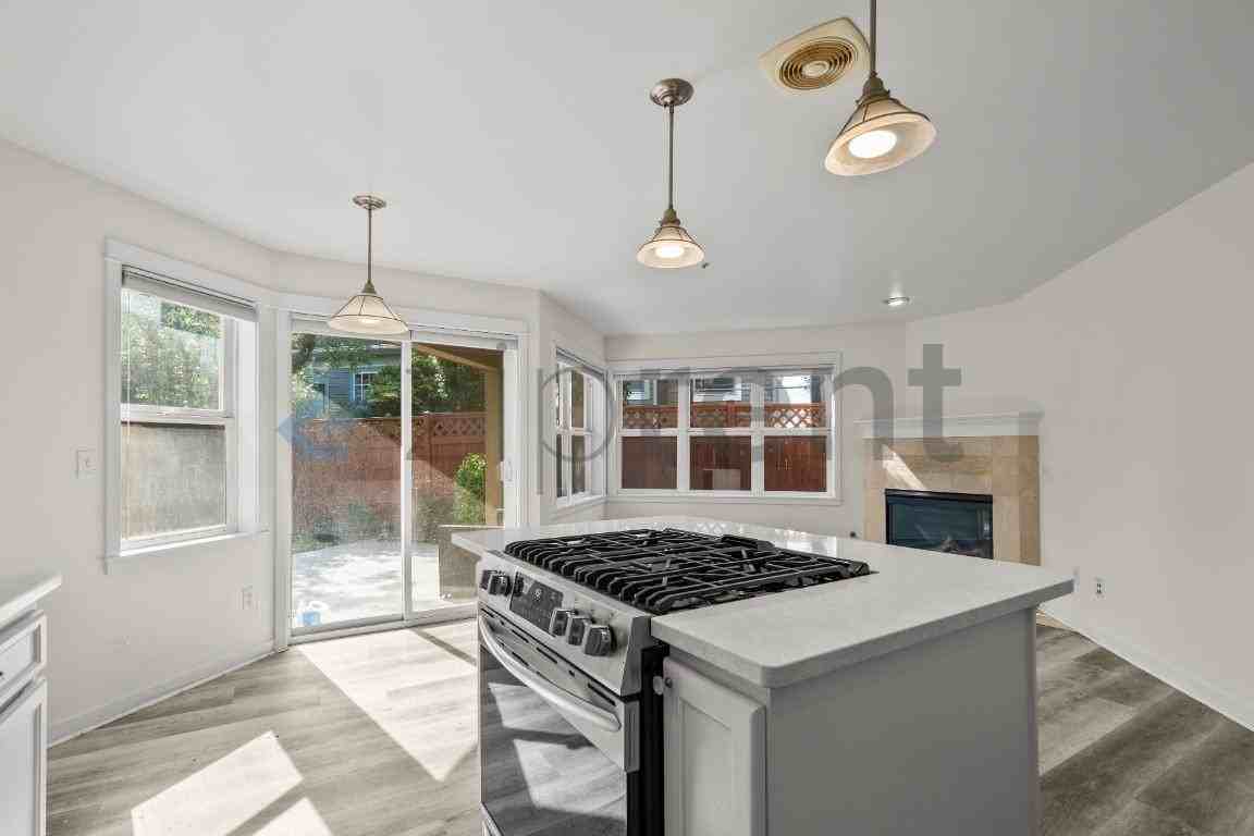 1008 6th Ave N #102 - Photo 6 of 16