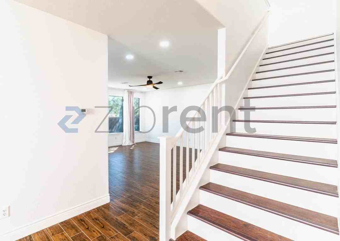 512 Clover Flat Rd - Photo 2 of 32