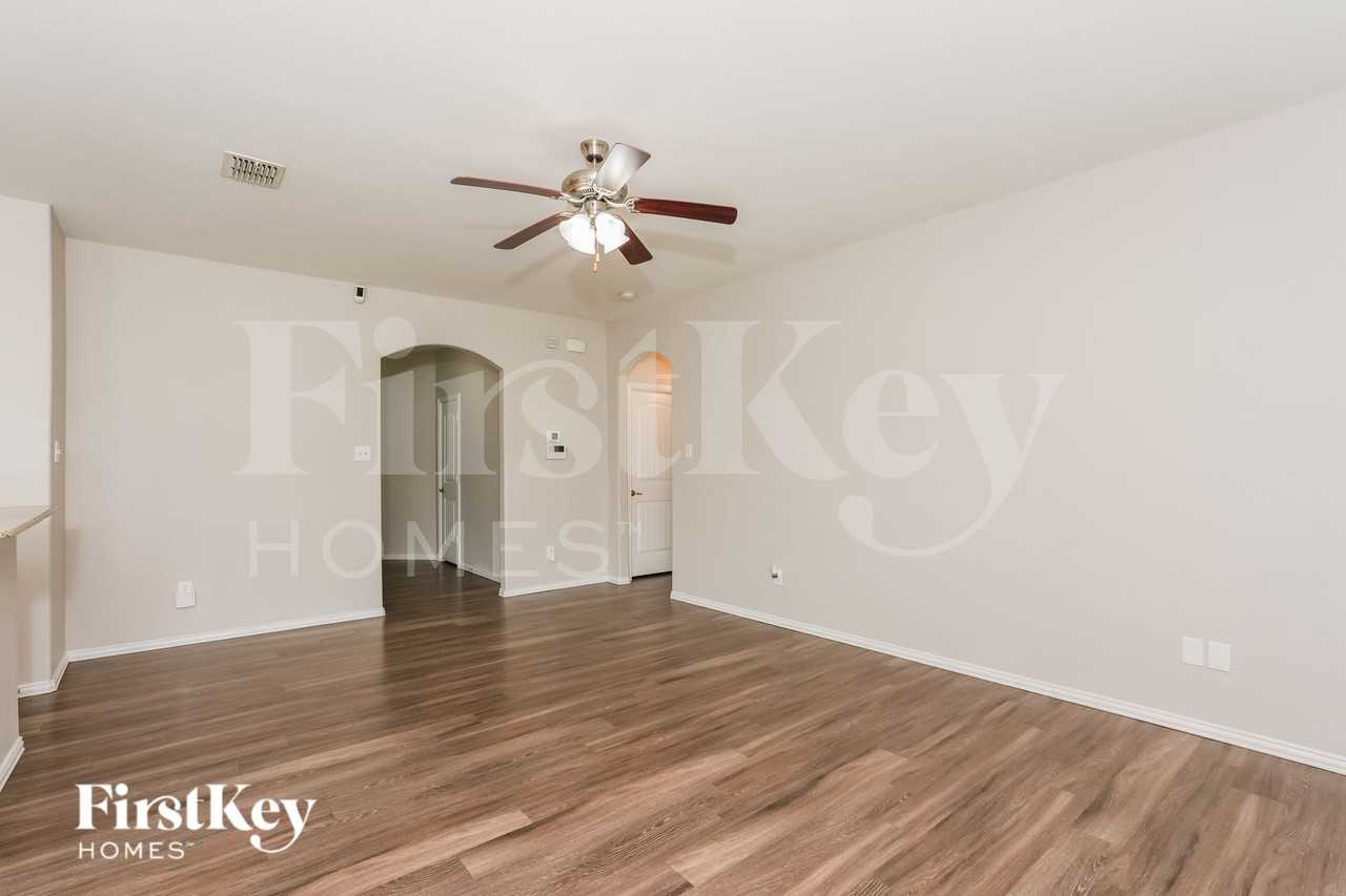 960 Ranch Rd - Photo 2 of 20