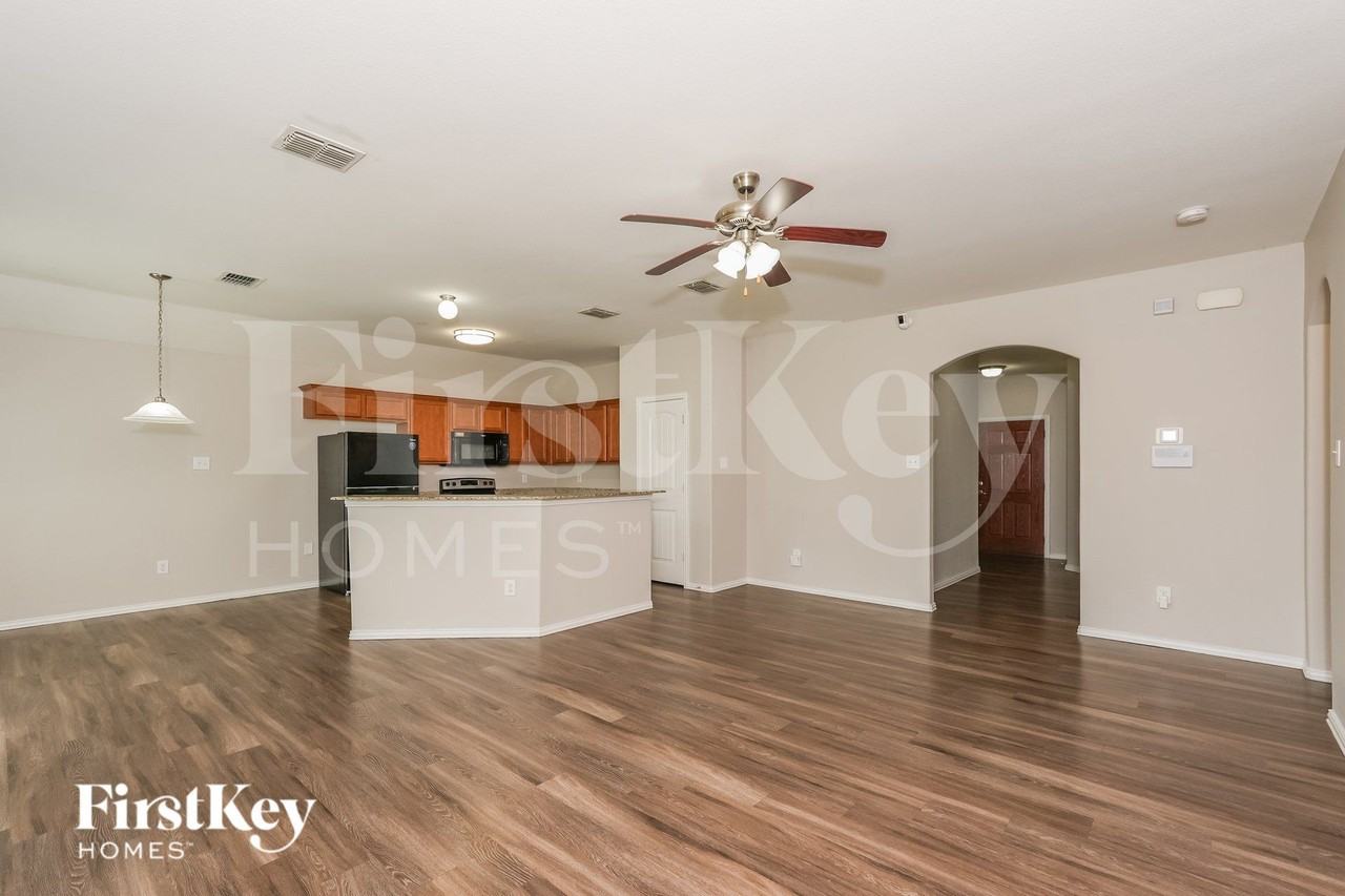 960 Ranch Rd - Photo 5 of 20