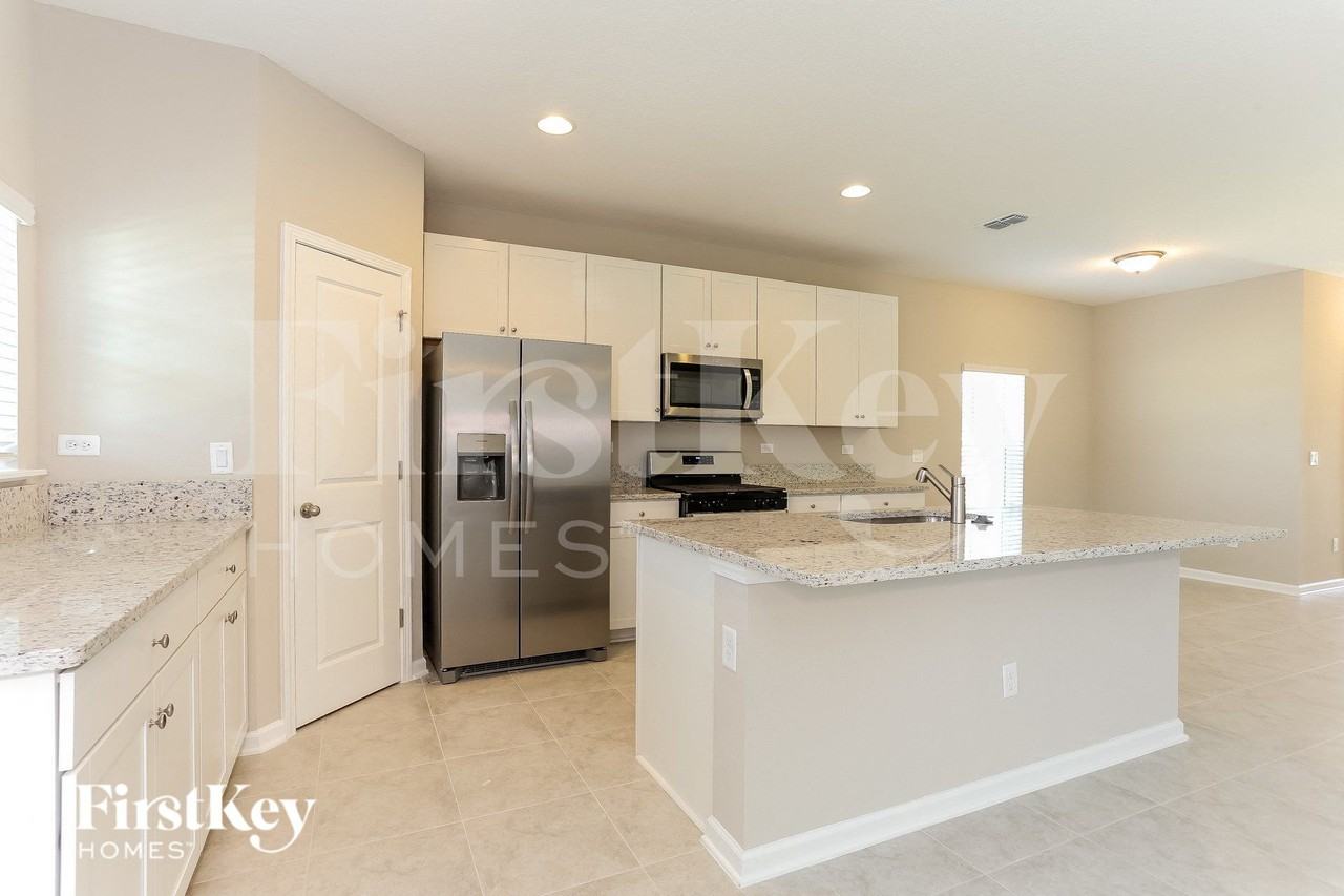 75392 Fox Cross Ave - Photo 7 of 17