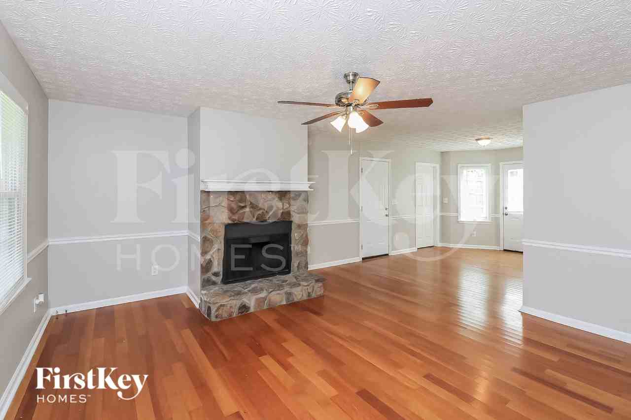 198 Seminole Dr - Photo 3 of 16