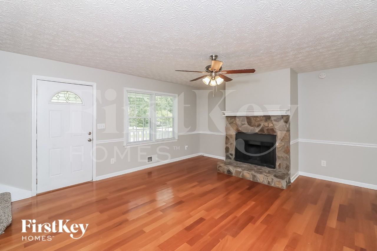 198 Seminole Dr - Photo 5 of 16