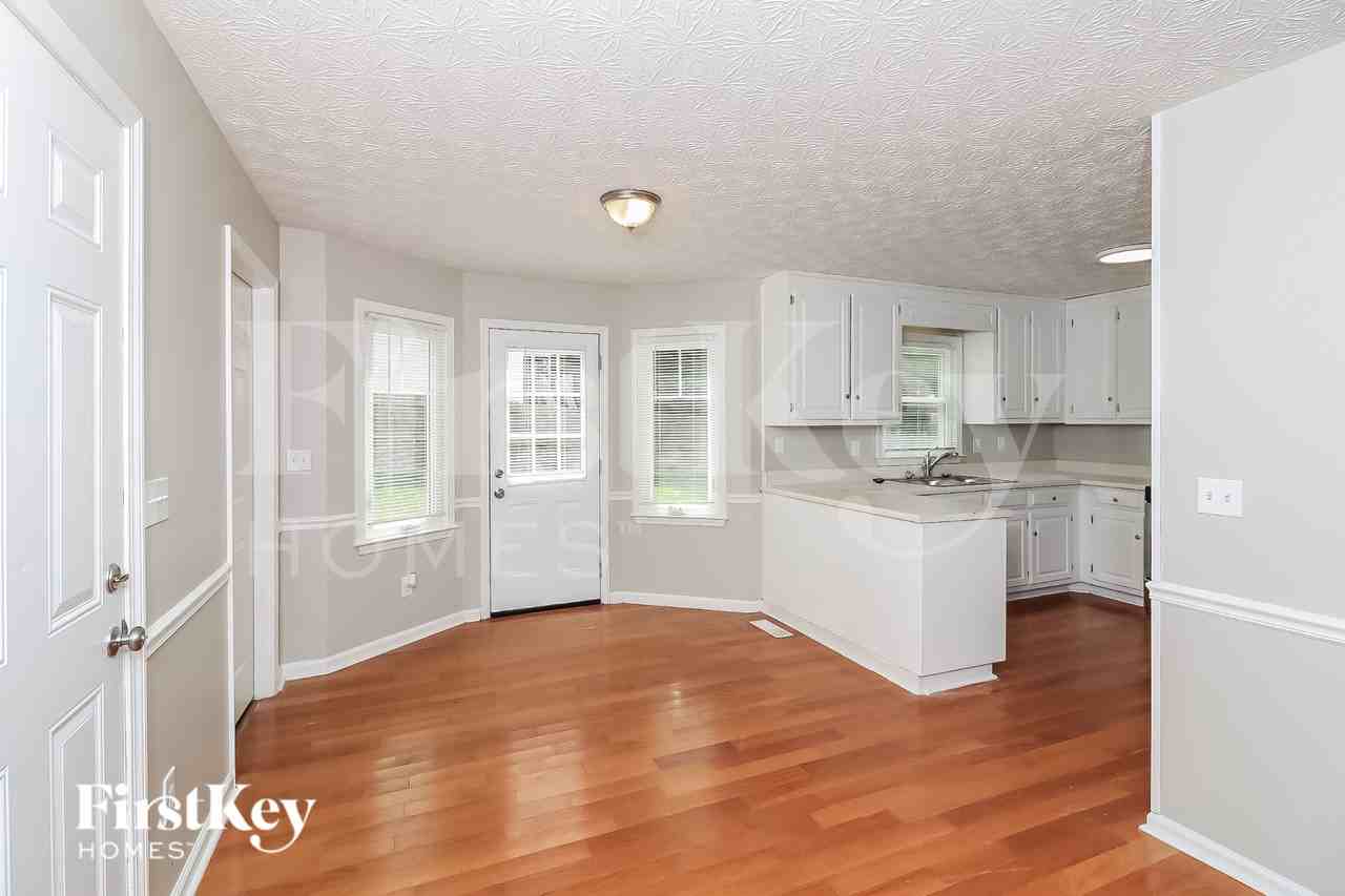198 Seminole Dr - Photo 6 of 16