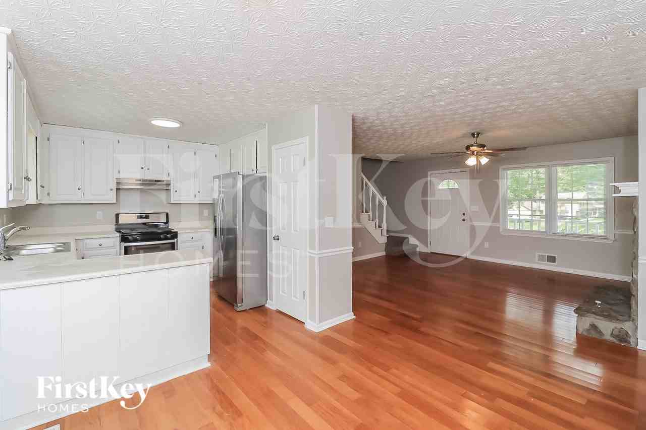 198 Seminole Dr - Photo 7 of 16
