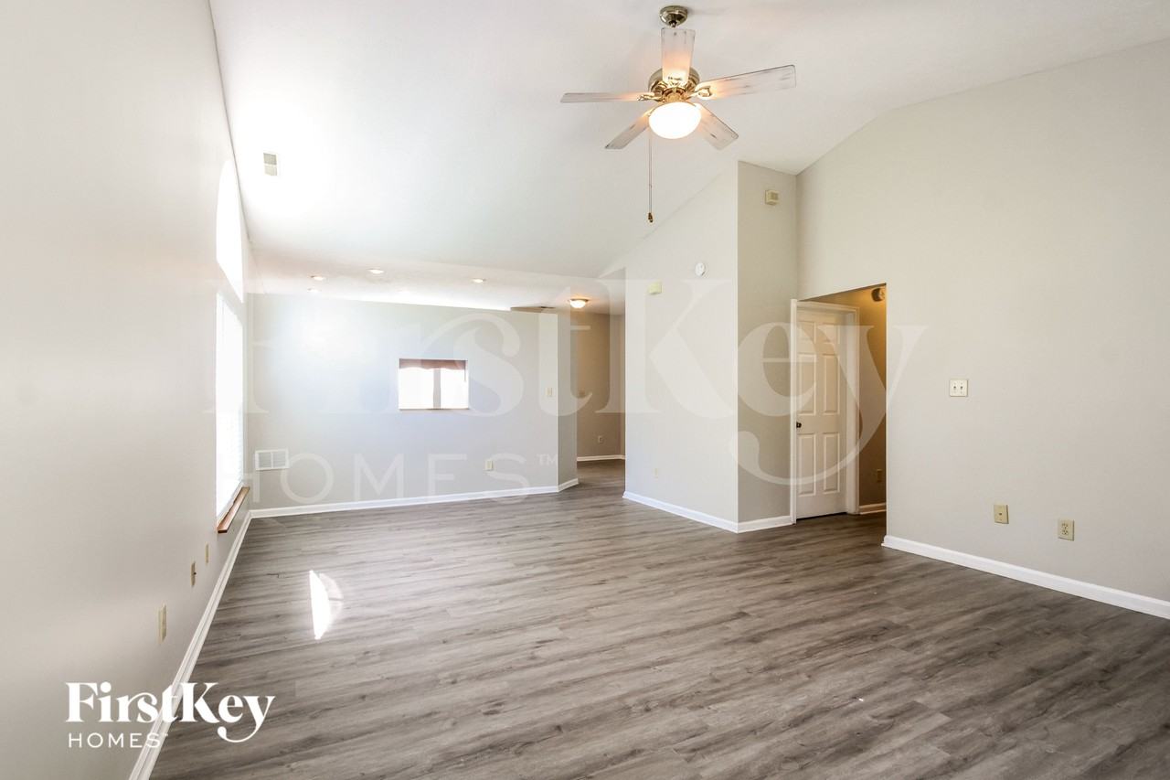 6747 Long Run Dr - Photo 3 of 15
