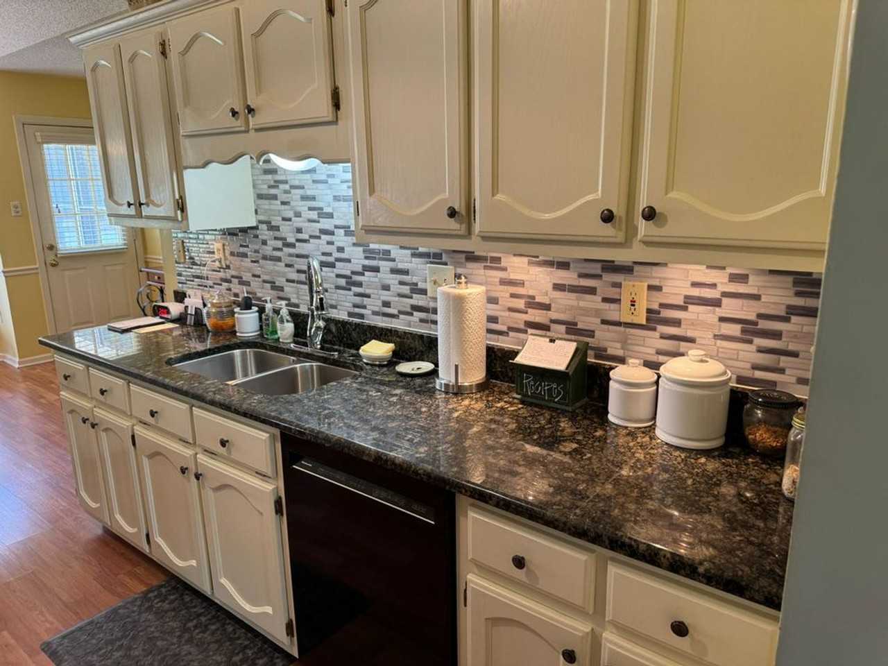 860 Joe Dr - Photo 3 of 6