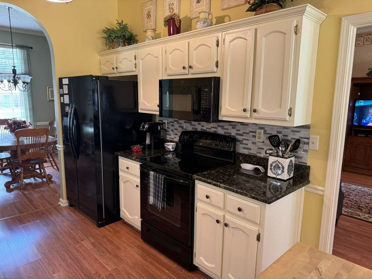 860 Joe Dr - Photo 4 of 6