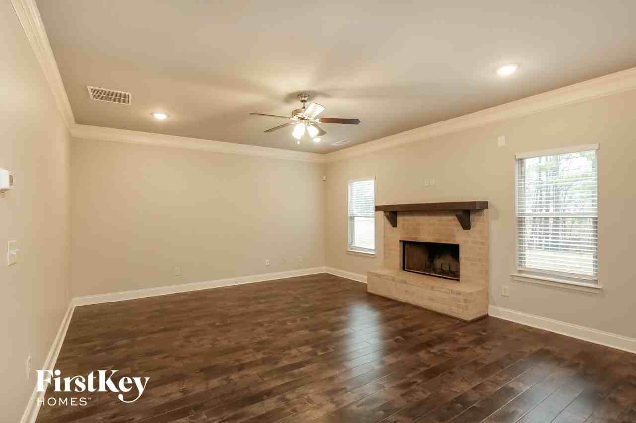 241 Braselton Farms Dr - Photo 2 of 16