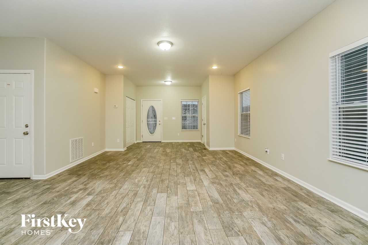6309 Greenhaven Ave - Photo 3 of 15