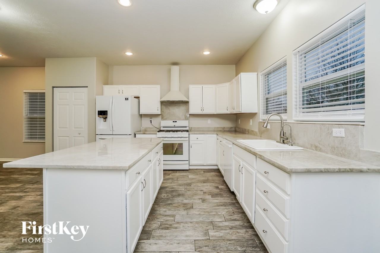 6309 Greenhaven Ave - Photo 6 of 15