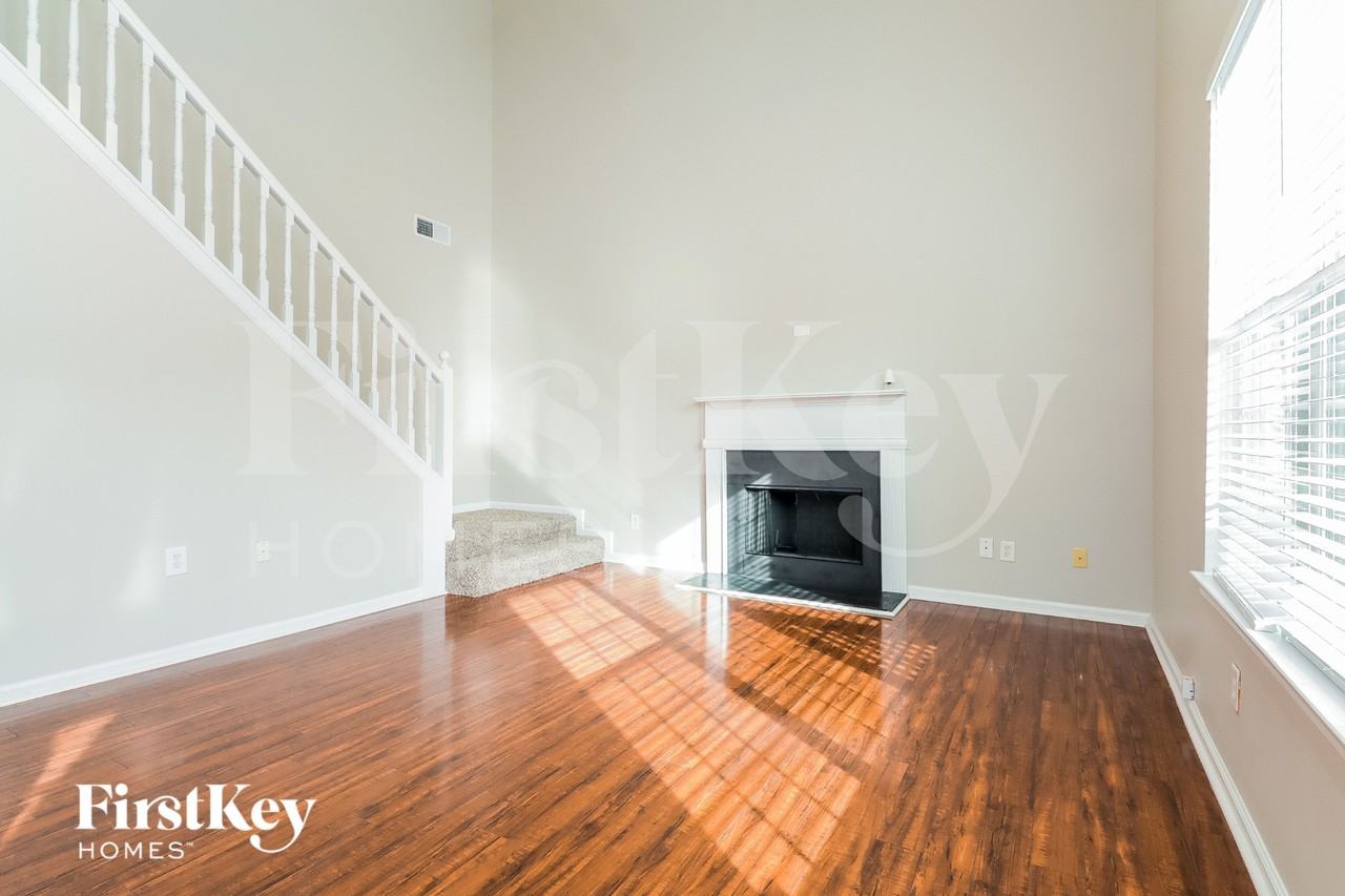 1715 Cape Fear Way - Photo 2 of 15