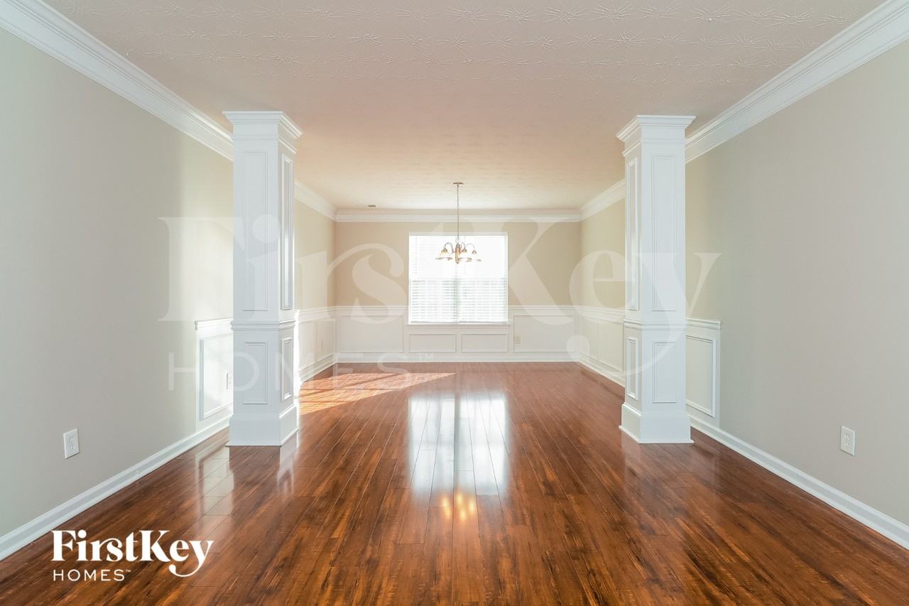 1715 Cape Fear Way - Photo 4 of 15