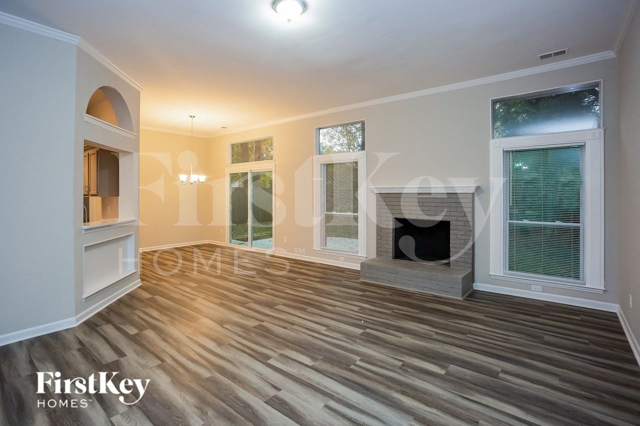 10307 Atchinson Dr - Photo 5 of 15