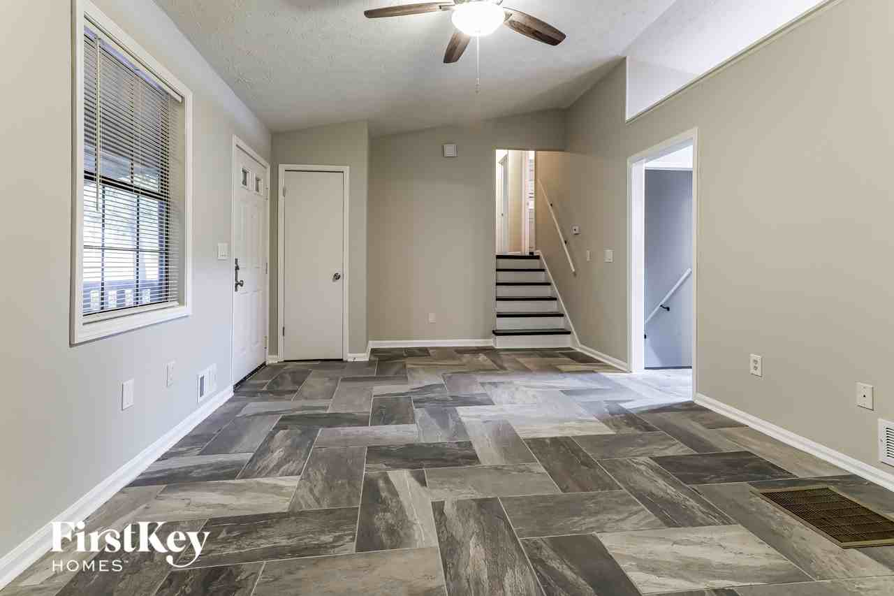 1515 Trail Ridge Ct - Photo 3 of 15