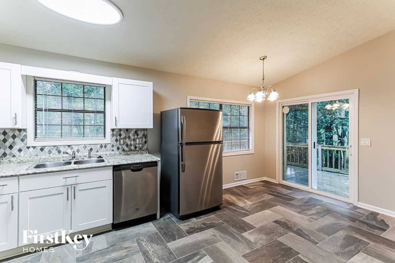 1515 Trail Ridge Ct - Photo 4 of 15