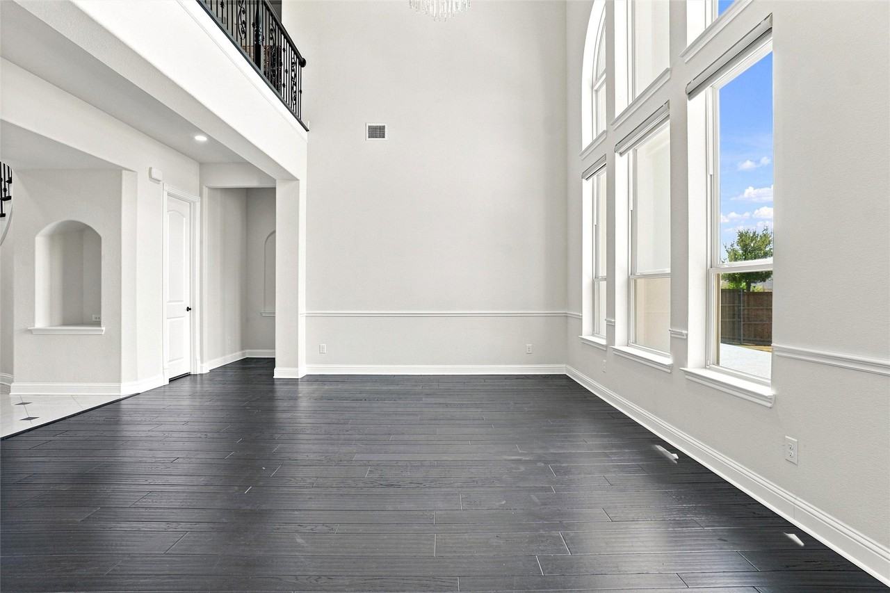 2404 Palmetto Way - Photo 4 of 40