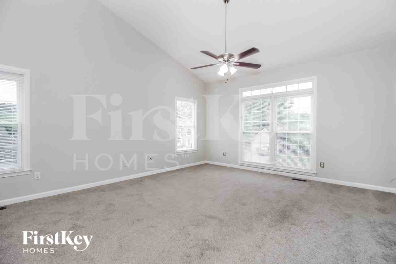 3408 N Cook Rd - Photo 2 of 16