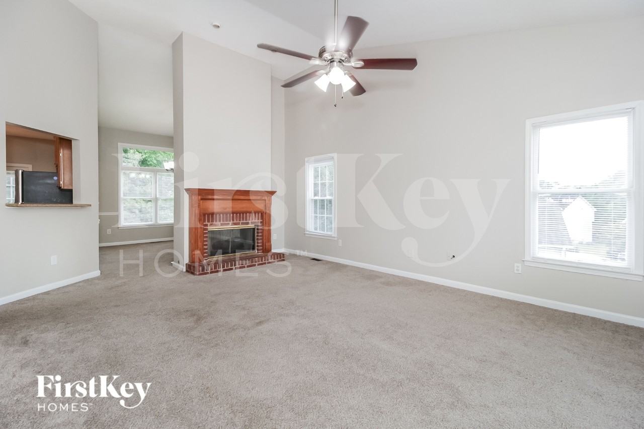 3408 N Cook Rd - Photo 3 of 16