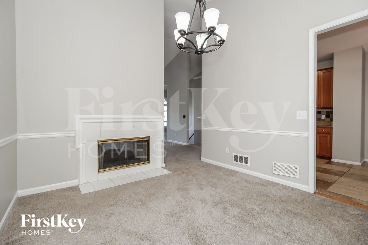 3408 N Cook Rd - Photo 5 of 16