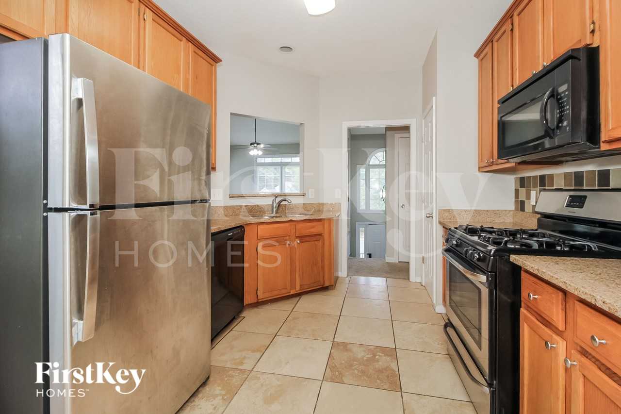 3408 N Cook Rd - Photo 6 of 16