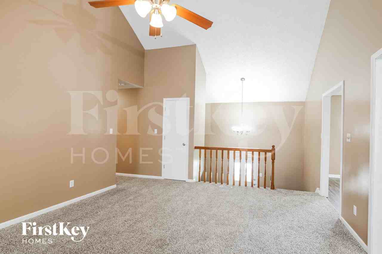 411 Blue Grass Dr - Photo 3 of 13