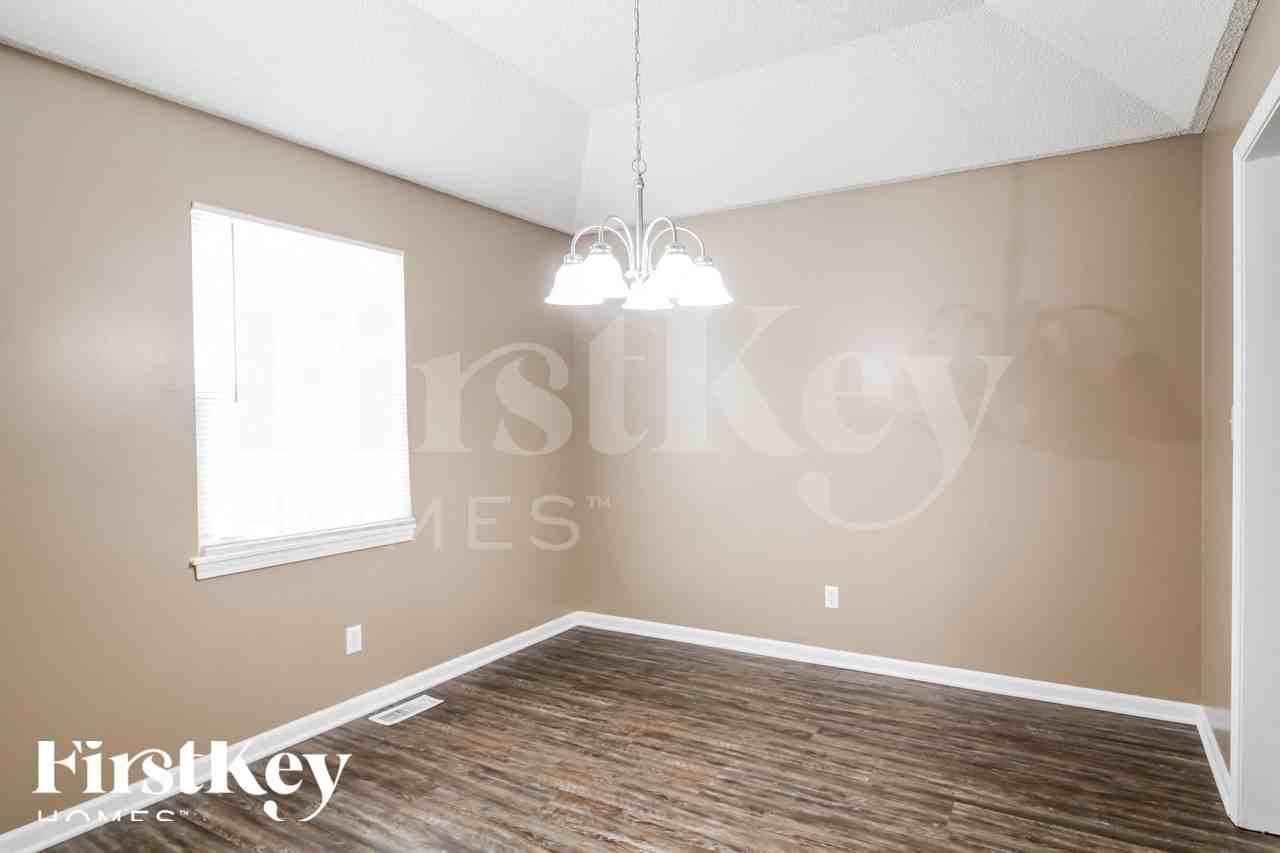 411 Blue Grass Dr - Photo 4 of 13
