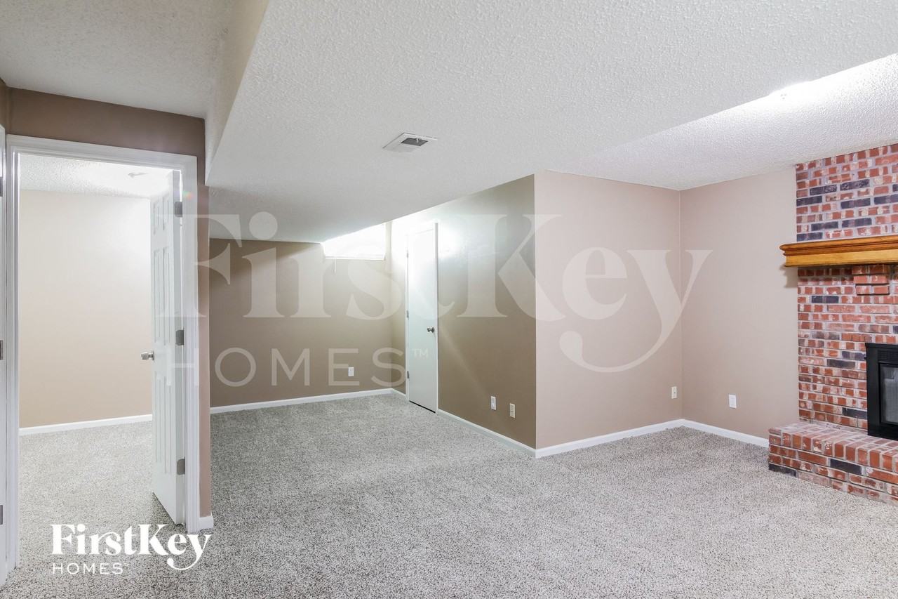 411 Blue Grass Dr - Photo 7 of 13