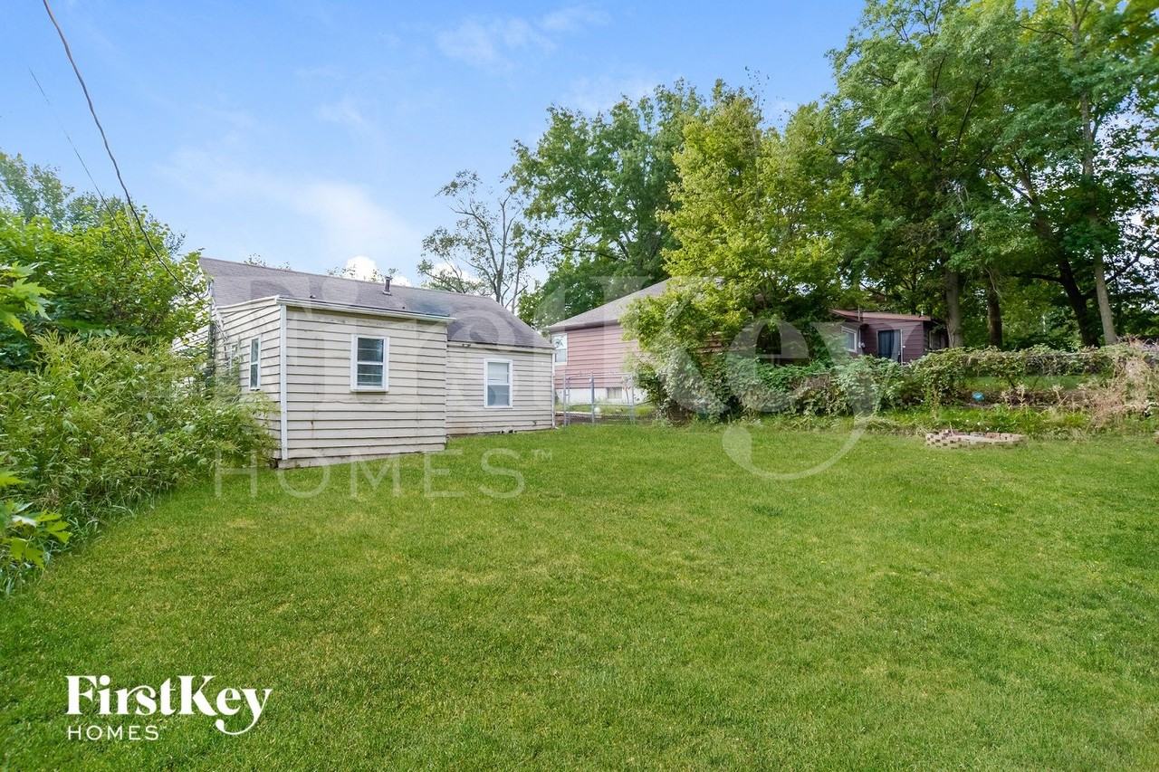 7908 Park Ave - Photo 2 of 2