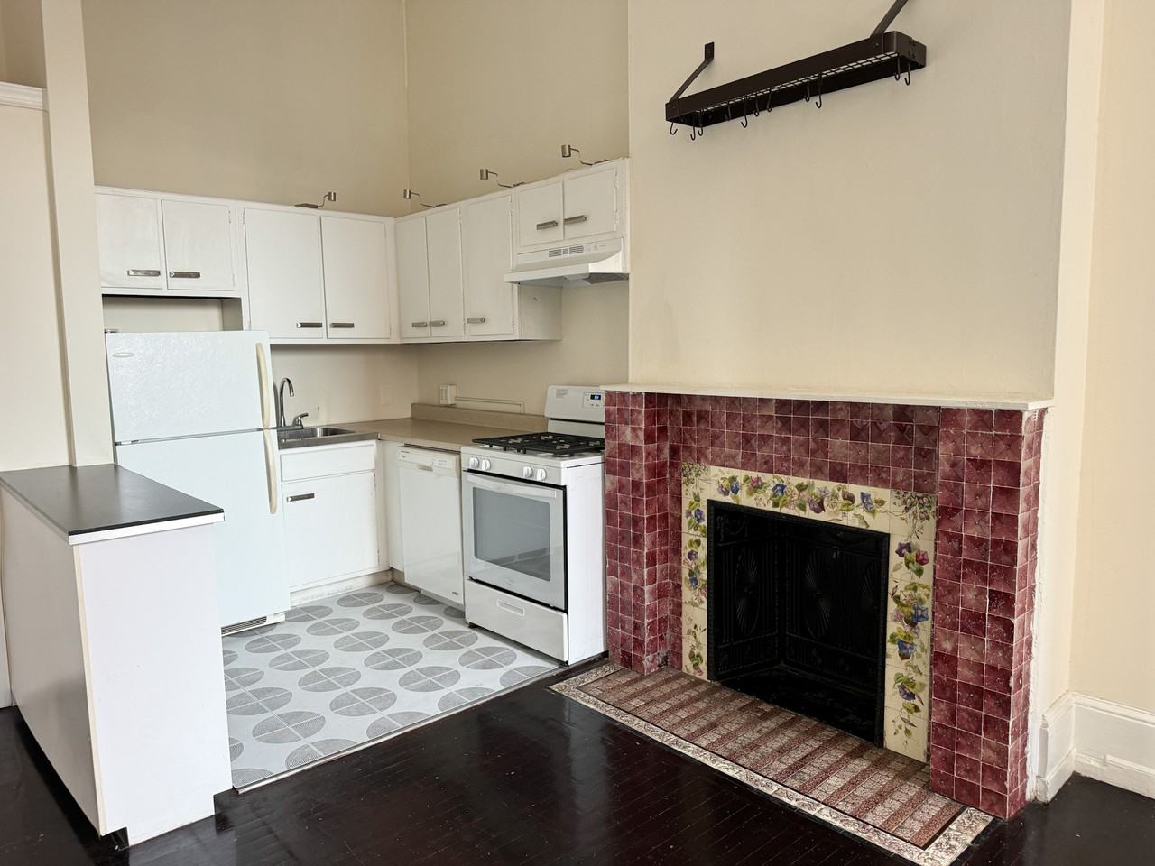 2027 Walnut St #2F