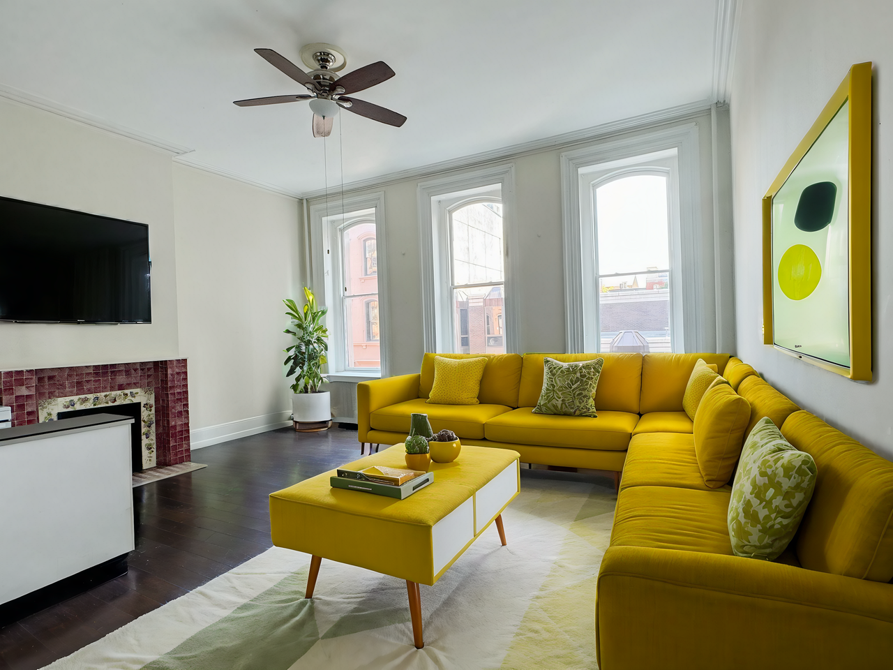 2027 Walnut St #2F - Photo 5 of 11