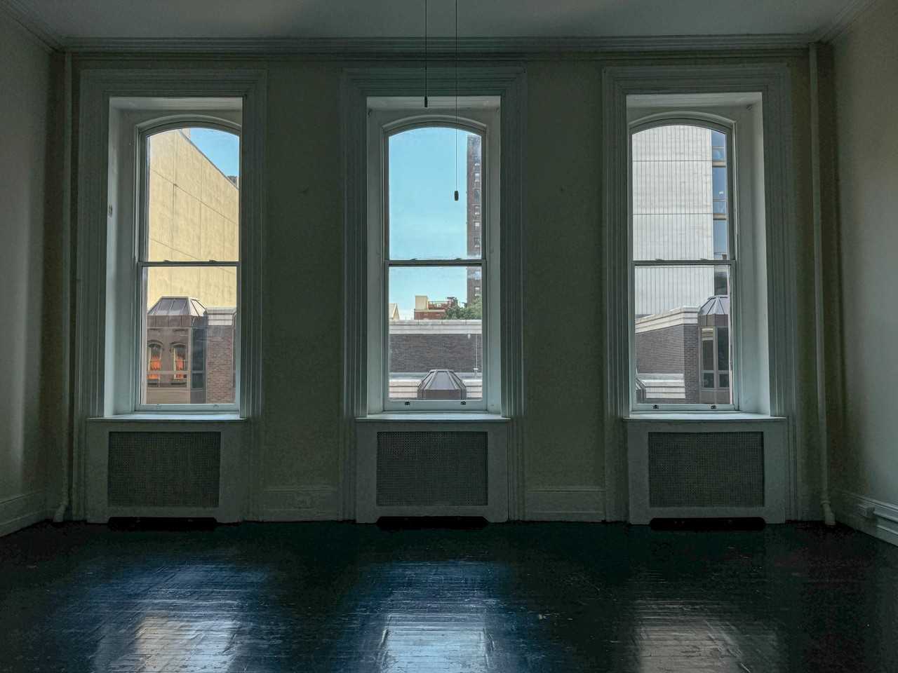 2027 Walnut St #2F - Photo 7 of 11