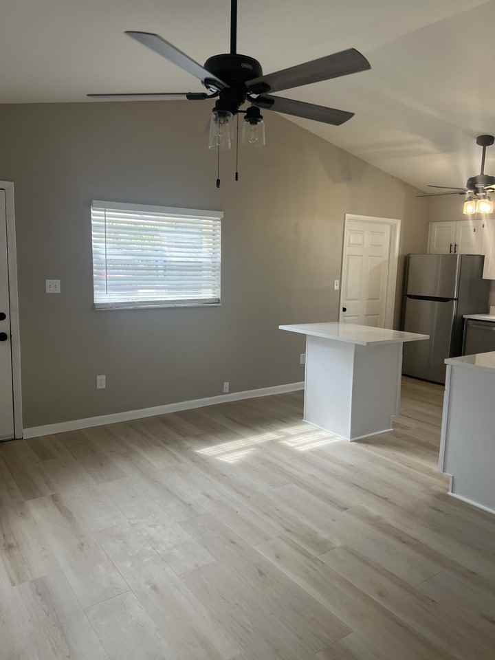 2603 S Brown Ave #2 - Photo 5 of 12