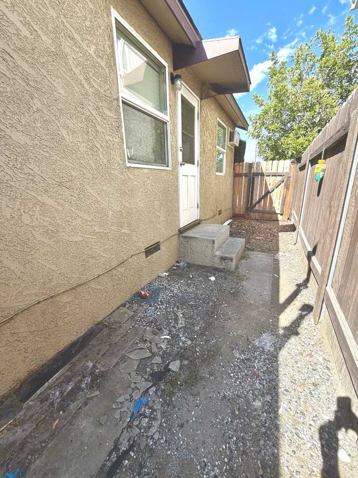 180 S 2nd Ave #A - Photo 6 of 6