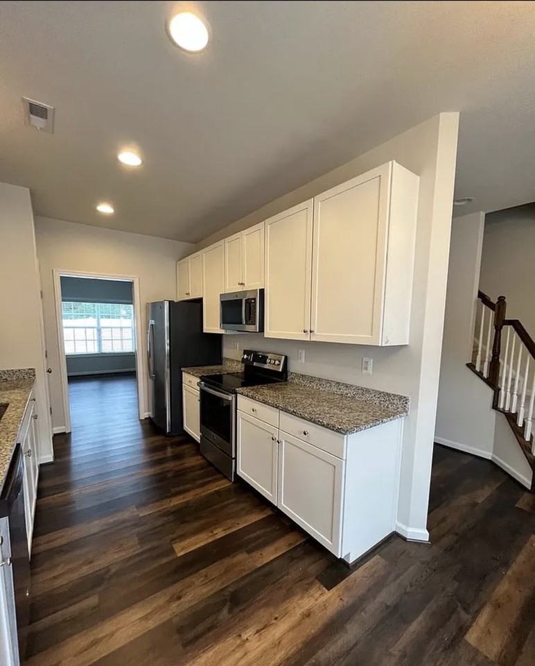 12108 Bowling Farm Ct - Photo 5 of 15