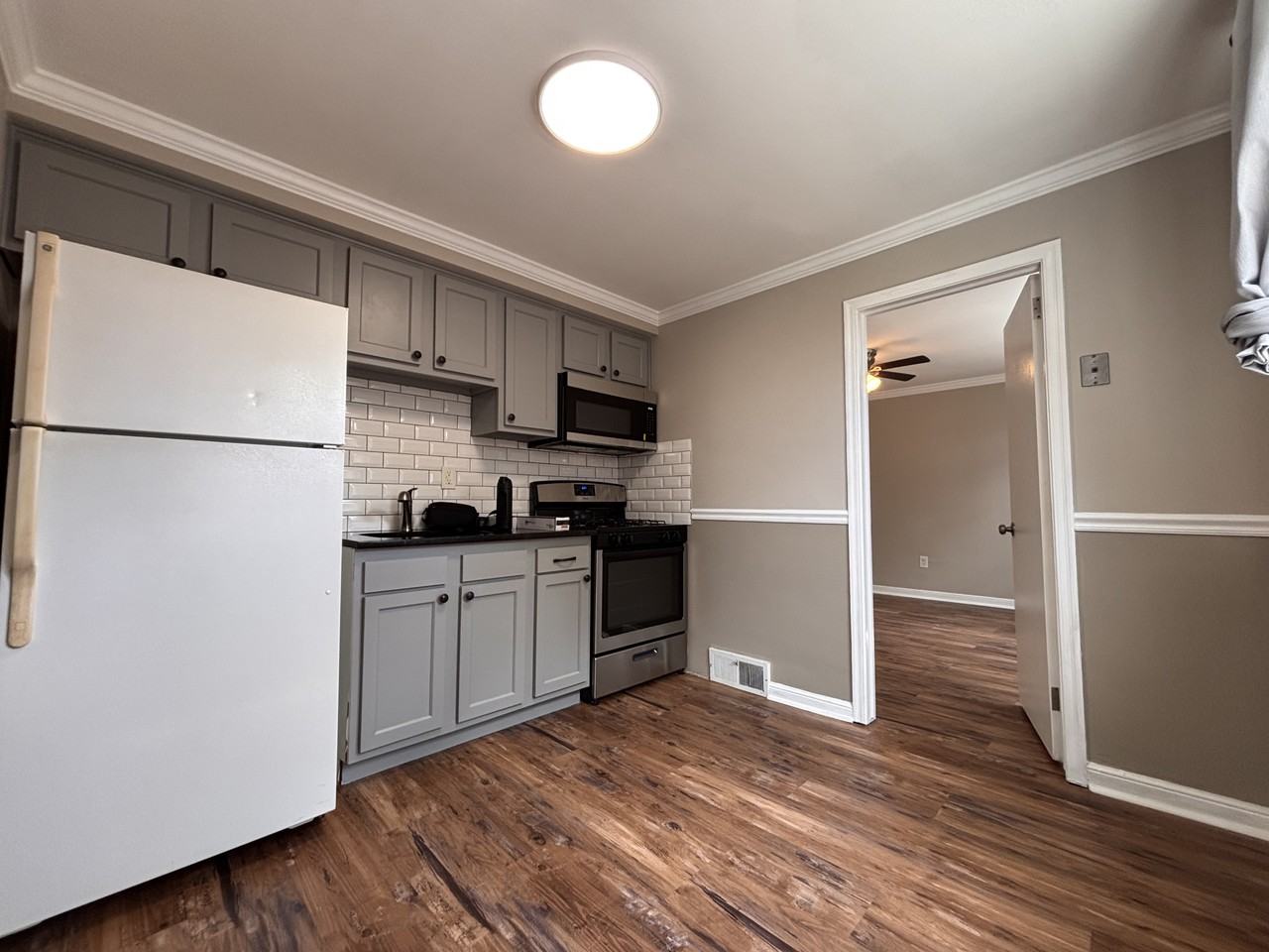 7115 Oxford Ave #2 - Photo 3 of 11