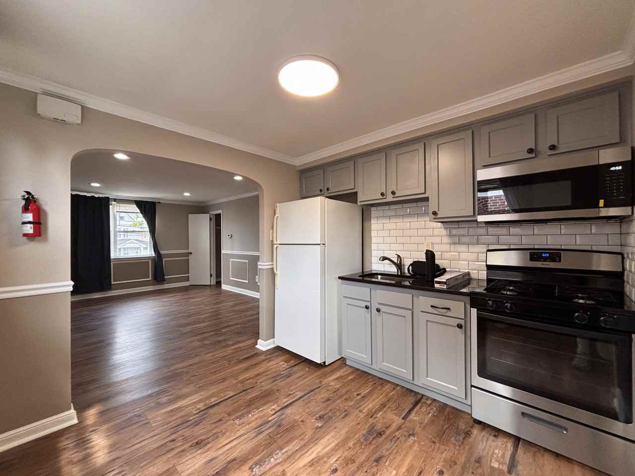 7115 Oxford Ave #2 - Photo 6 of 11