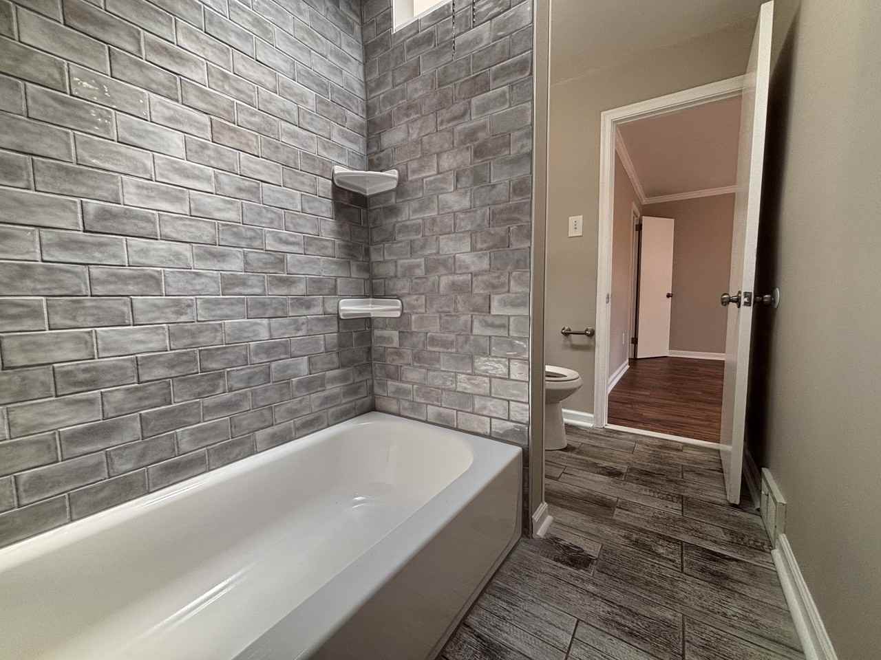 7115 Oxford Ave #2 - Photo 7 of 11