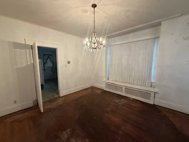 967 Thompson Ave #NA - Photo 4 of 31