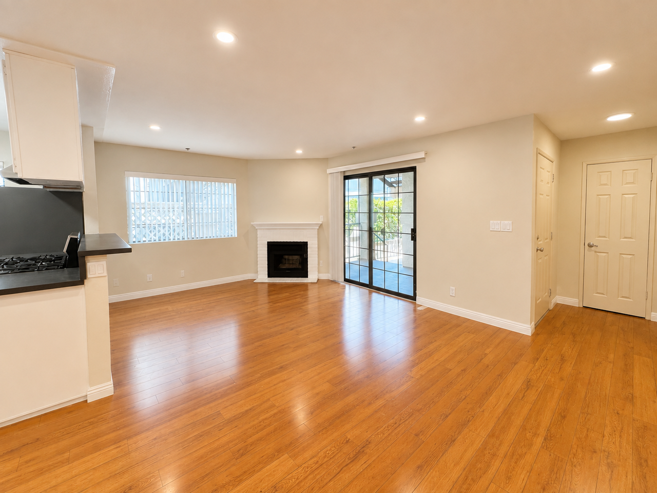 625 E Palm Ave #104 - Photo 4 of 17